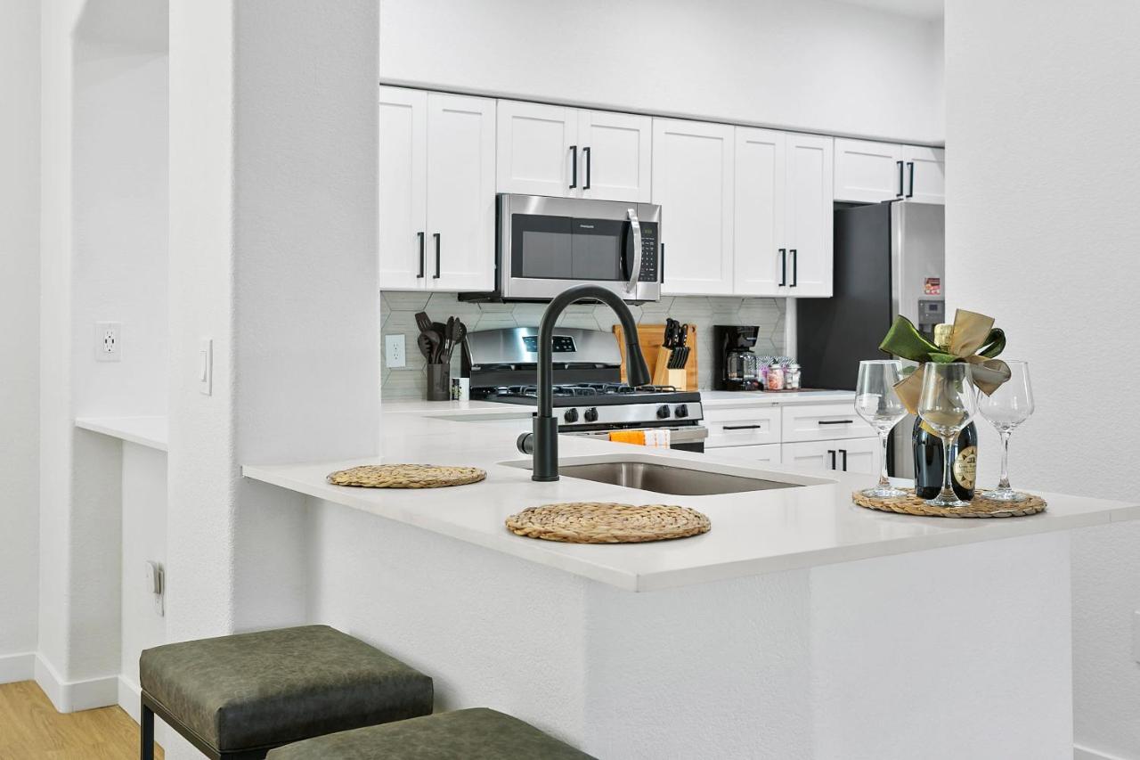 Cozysuites Glendale By The Stadium With Pool 03 Extérieur photo