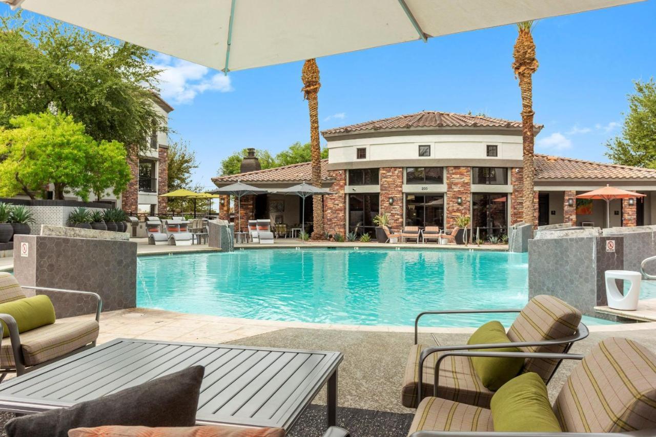 Cozysuites Glendale By The Stadium With Pool 03 Extérieur photo